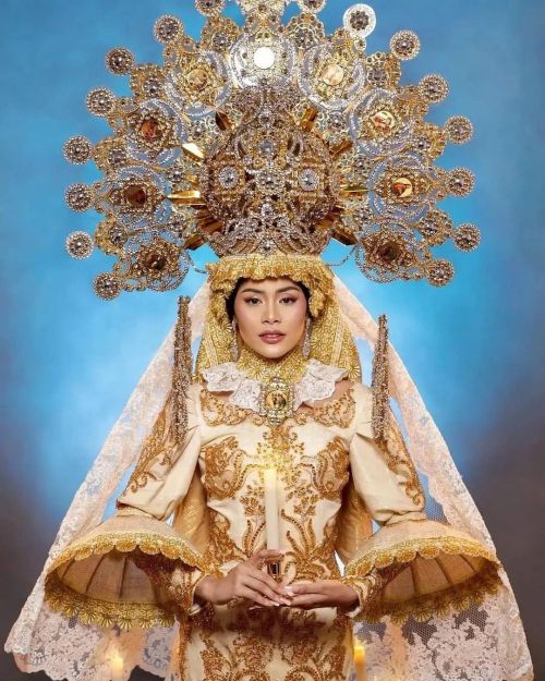 themakeupbrush:Miss Philippines Iloilo City National Costume “ILOY CANDELARIA&qu