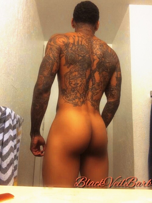 dominicanblackboy:  Damn pa sexy fat tatted ass got slim tasty dick between his legs!😍😍😍😍😍