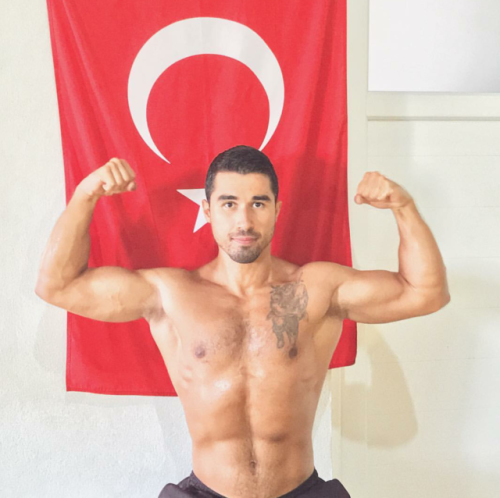menpop: Anıl Turkish man Ich frage mich wann kommen die türkischen geilen boys und kerle zu mir und 