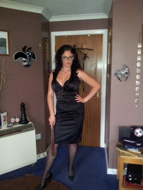 mistresselite:  sandalsandspankings:  We need to talk about your tardiness.  Elite Mistress m