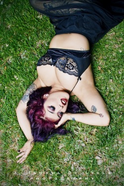 jisobeldelisle:  “in the springtime of the year” - see the full set on Zivity now!Vixsin © J. Isobel De Lisle photography