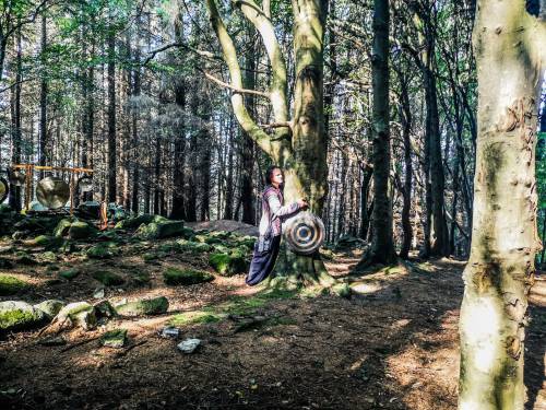 At the end of Summer of 2020 - that first pandemic summer of outdoor events only - and after a first series of Sound baths in the Woods - I got together with the amazing Biba Logan photography for a photo shoot session at a prehistoric tomb in the...