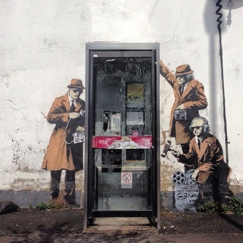 kaleidoscope81:  This morning Banksy painted a new piece depicting on the NSA privacy affair #streetart via Instagram http://ift.tt/1qt1xea