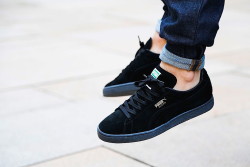 theshoefactory:  Puma Suede Classic - Black/Black