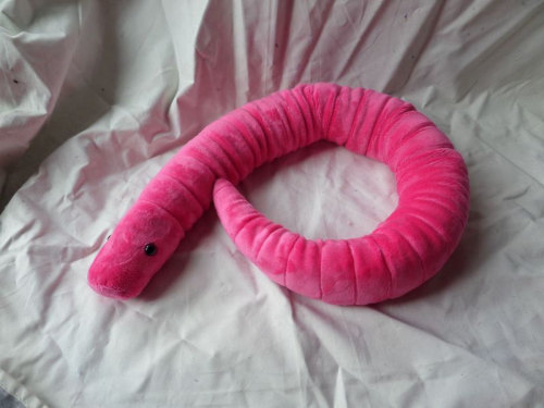 babybunsworld: princesslittlefoxx:  thechinkycowlette:  sosuperawesome:  Large plushies by CuddlesGa