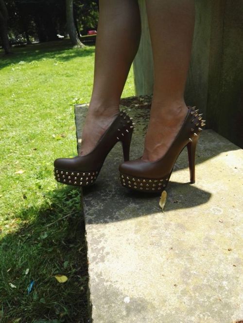 heelsfeetfetisch: #heels #shoefetish #heelsfetish all Pics are Mine