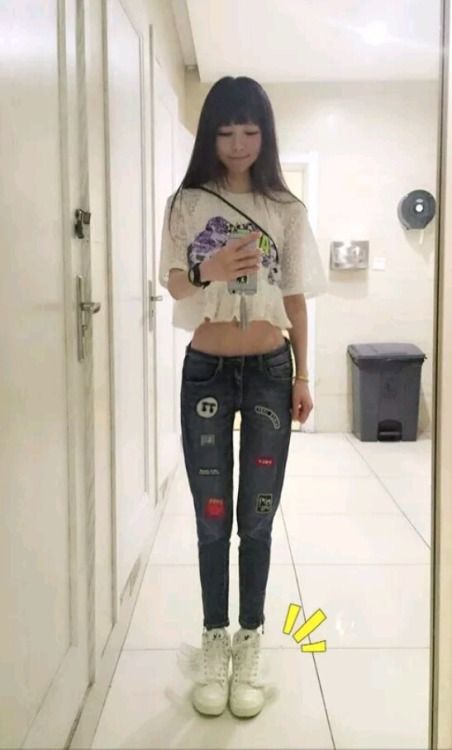 qq576217788: QQ576218877接投稿啦。欢迎萌妹投稿 想看萝莉视频的快快联系我，私信留下你的qq，诚信第一非诚勿扰，下手晚了就没有了