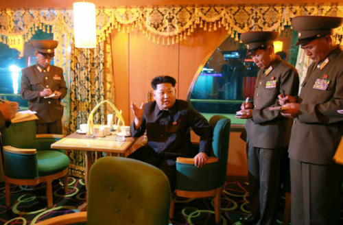 kimjungfun:  Hoping to avoid The Cold Udon Incident of 2013, the Pyongyang Applebee’s assigns four waiters to the Dear Leader. 