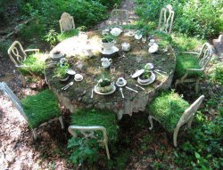 enchantedengland: Of COURSE this is in England!! It’s a tea party, isn’t it? And it’s terribly clever.
