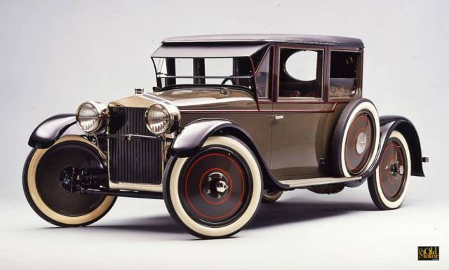Julian Sport Coupe 1925 – Cet ancêtre de la Coccinelle disposait dun moteur six cylindres radial. - Source The Old Motor. #julian#coccinelle