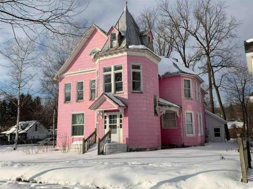 $99,000/6 br/2 bath/2760 sq ftBaraboo, WIbuilt in 1899