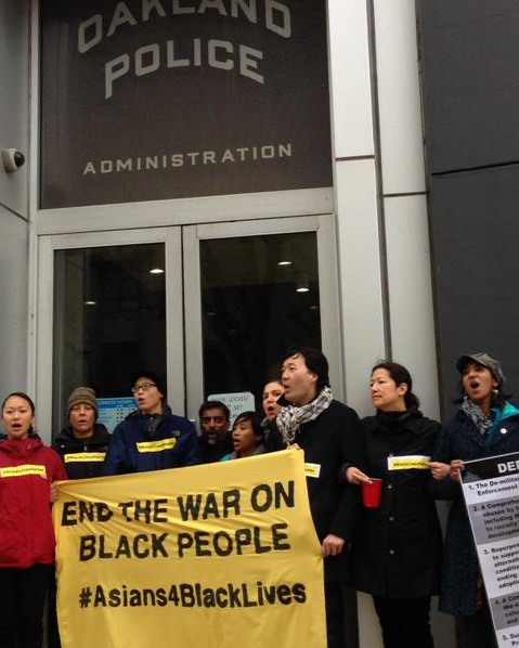 Activists are shutting down the Oakland Police Department’s HQ now, replacing the flag with a 