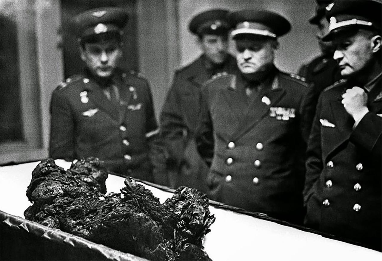 saltrat88:  bi-seven: historicaltimes:   What remains of Astronaut Vladimir Komarov