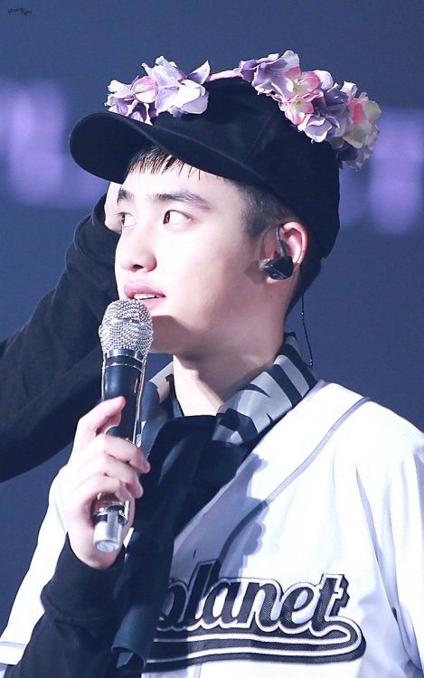 160729 EXO @ EXO’rDIUM in Seoul | D.O.Kyungsoo became an unwilling flower boy