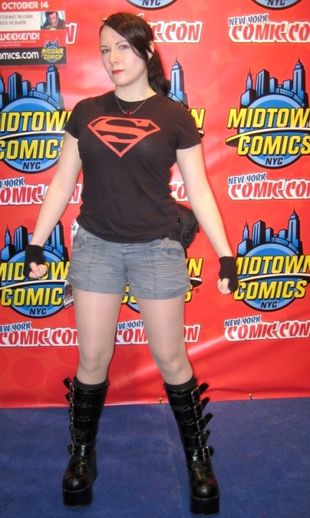 What do you guys think of my genderbent femme Superboy?
(Smallville fans might appreciate the red Kryptonite necklace…)