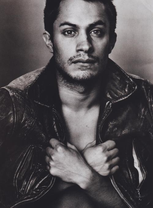 Vogue US Dec 2004 - Gael Garcia Bernal by Irving Penn