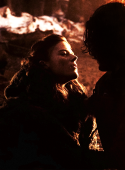 roselesliesource:  You’re not dying, Ygritte.