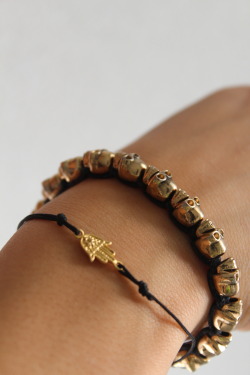 bonsa-i:  fleur-de-cocaine:  purifey:  angiesface:  Arm candyyyyyy  Skills  I HAVE THE SAME BRACELET !  I really want the skull one 