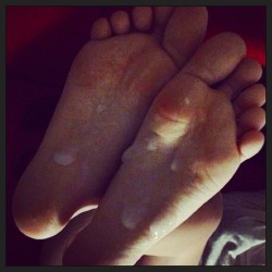 Ninjafootboy:  A New Model I’m Talking To Now And Btw That’s Not Lotion😏 #Footfetish