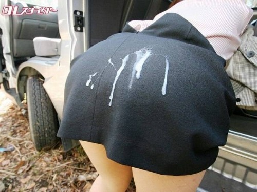 quickquickcum: Girls really do not like it when you cum on their clothes in public especially if you