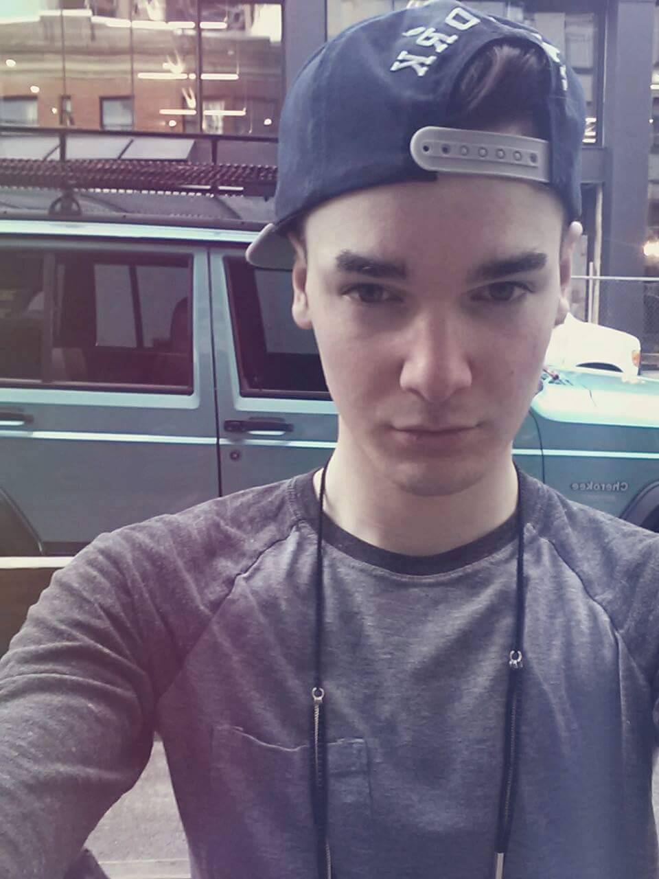 christian-loring:Out at #Scandals in #Portland 🍻 