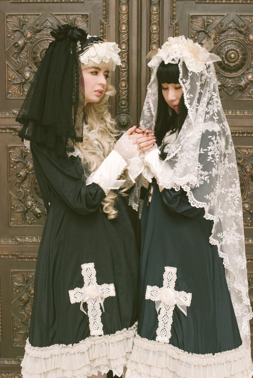 victorianme: ~Brides of the Eternal Light~ Black: ThisLittleDollyNavy: Victorianme Xin Lolita Photog