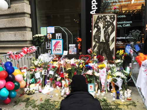 saskiakeultjes:David Bowie memorial in front of his apartment in New York