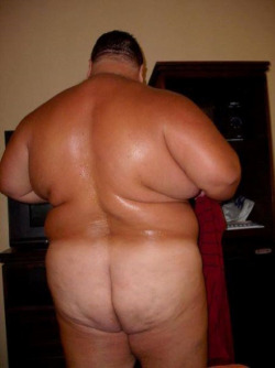 chubstermike:  Wished his whole body was the color tint of his ass!! Woof…