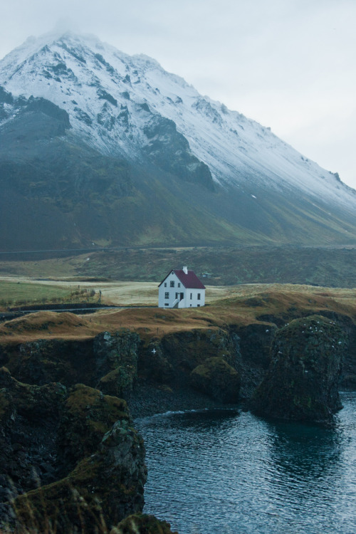 grrlinterrupted: torace:  Ísland HEIMA (by Ana Carrera)  Where I want to live.