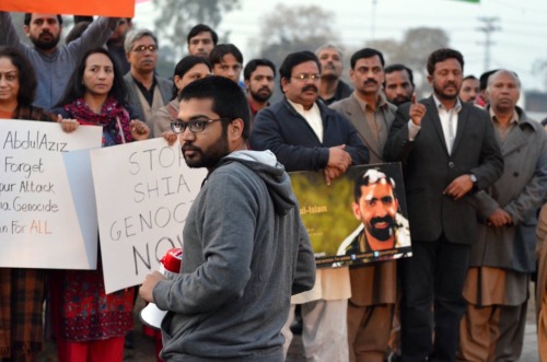 gha-yal: Civil society in Lahore, Pakistan, protests against the brutal suicide attack in an Imam Ba