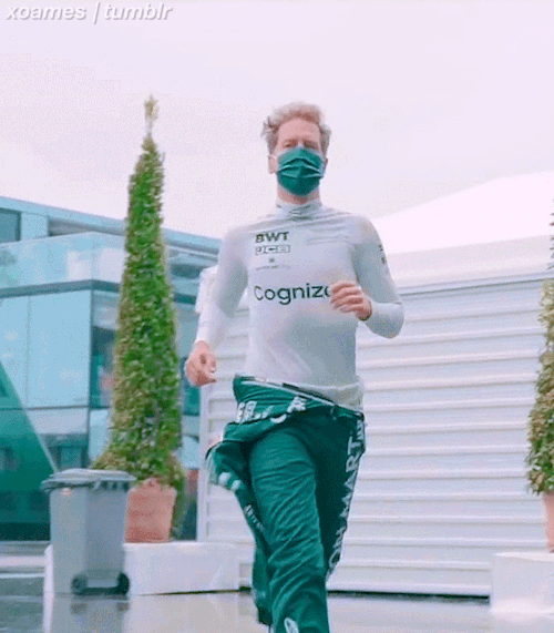 Sebastian Vettel In INSIDER: How To Build An F1 Rear Wing In 30 Minutes | #IAMSTORIES