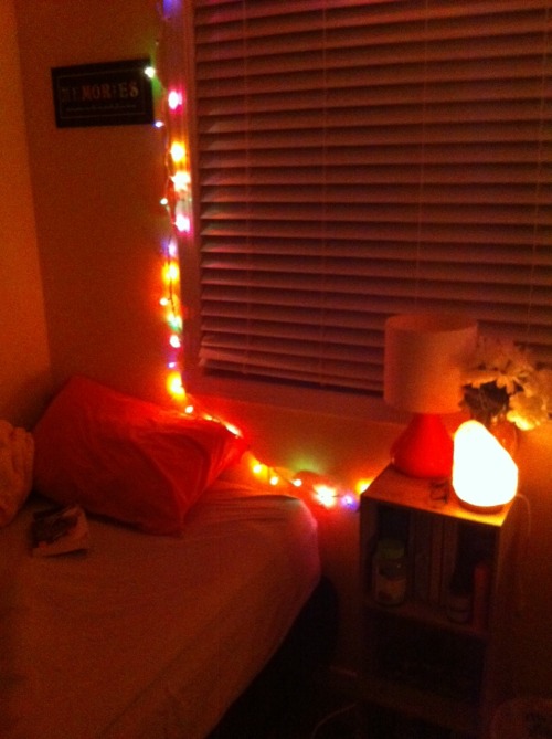 sunflower-fields-forever: My room is so cozy rn☺️