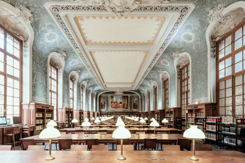 vintagepales2: Sorbonne University, Paris, France