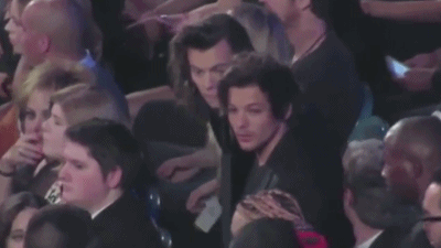 larrystylinstagram:  they were fucking told to change seats