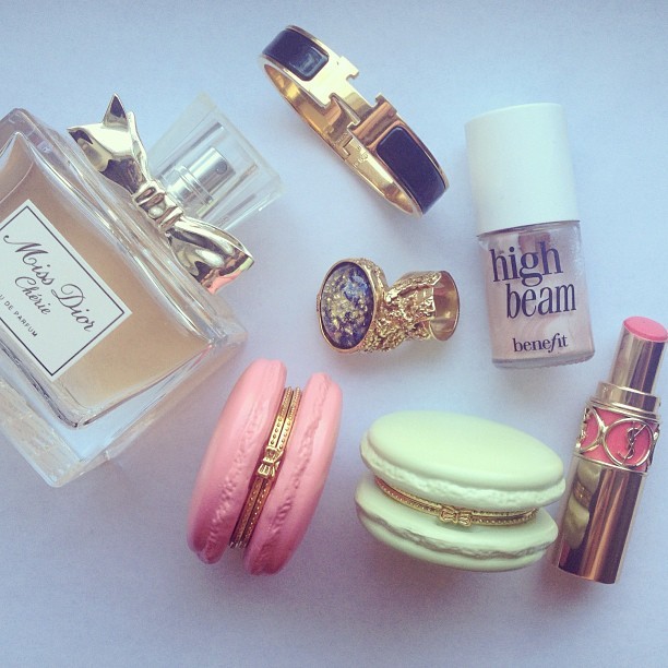 vogueamor:  aloelita:  rosy! that YSL lipstck is my fave shade aah  ♡ Rosy Blog