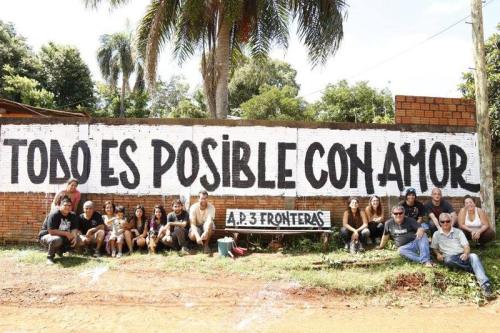somospoesia:  Todo! Somos Poesia en Facebook Somos Poesia en Twitter 
