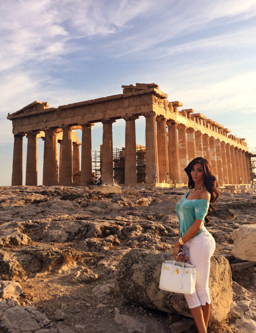 Yasmine Petty in Athens GreeceHttp://www.Yasmine-Petty.com