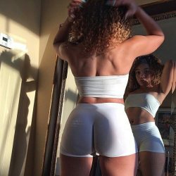 gymbooty:  I totally wish I was that wedgie