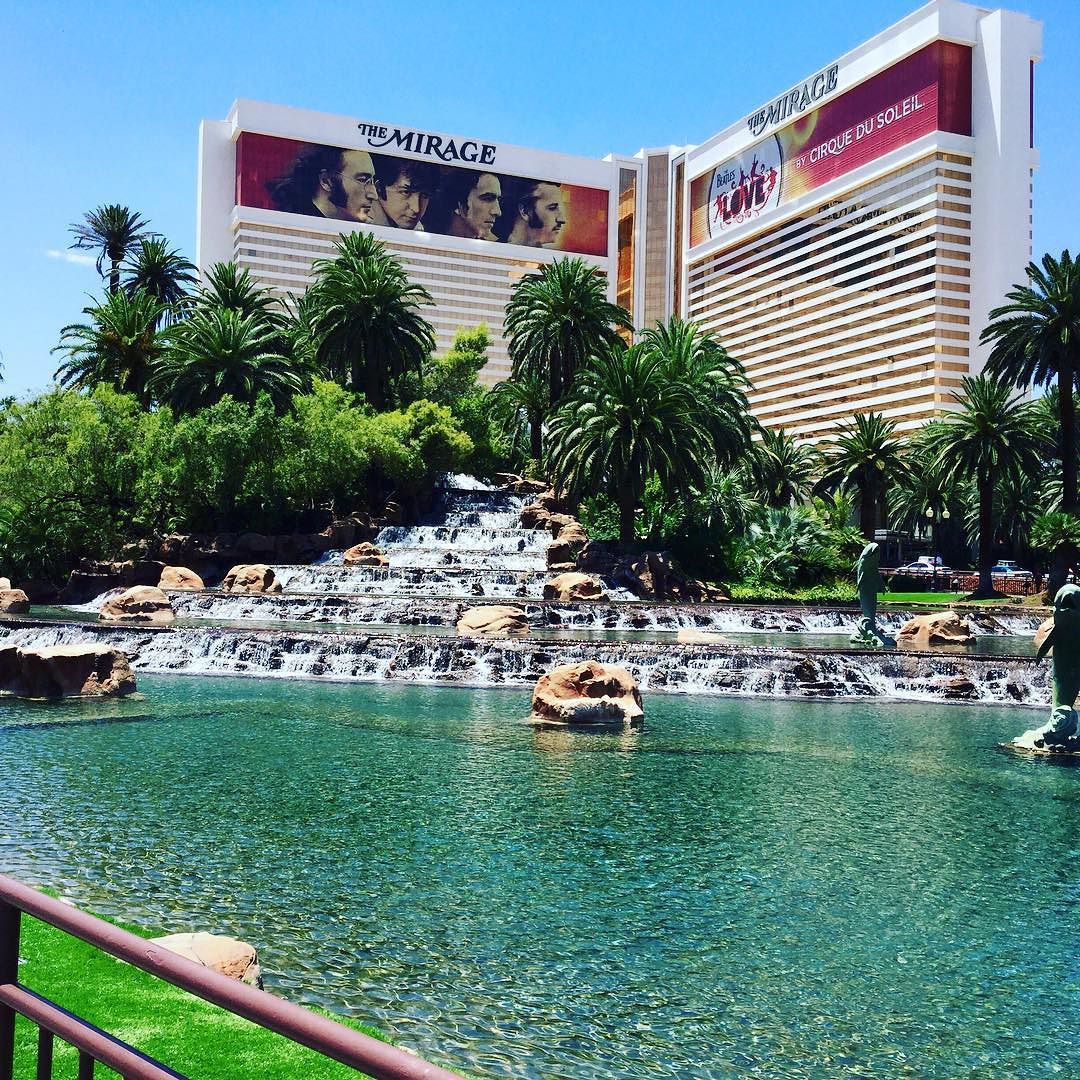 meanwhileinvegas:  How many times have I walked by here? Hundreds. by blondiesburgerswinnipeg1