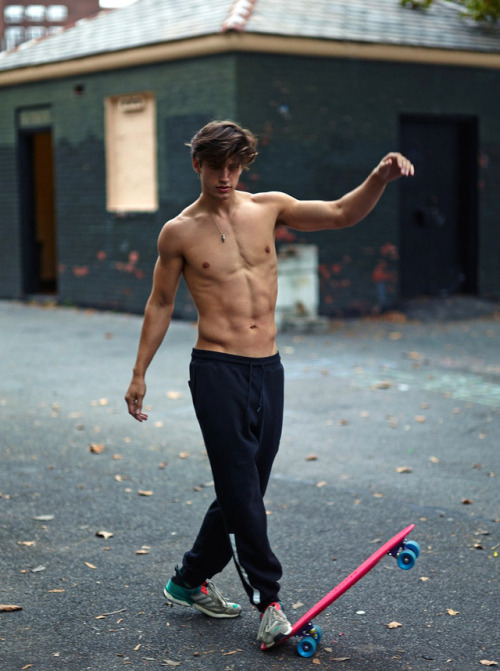 males-without-shirts: meninvogue: Ben Bowers photographed by Thomas Whiteside Hot skateboarder…. 