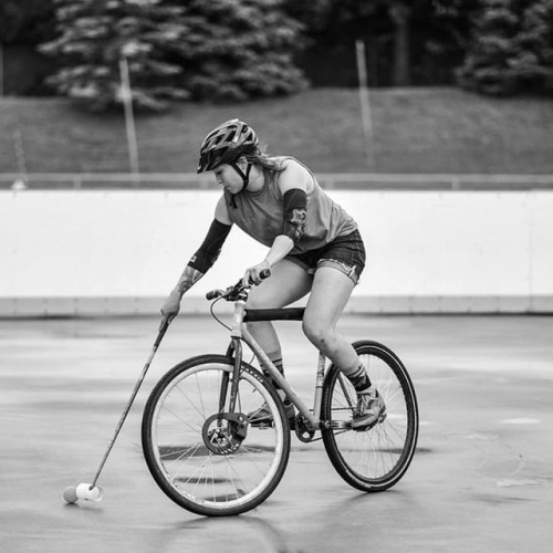 fixiegirls:Repost from @littlenativewoman No I don’t wear gloves