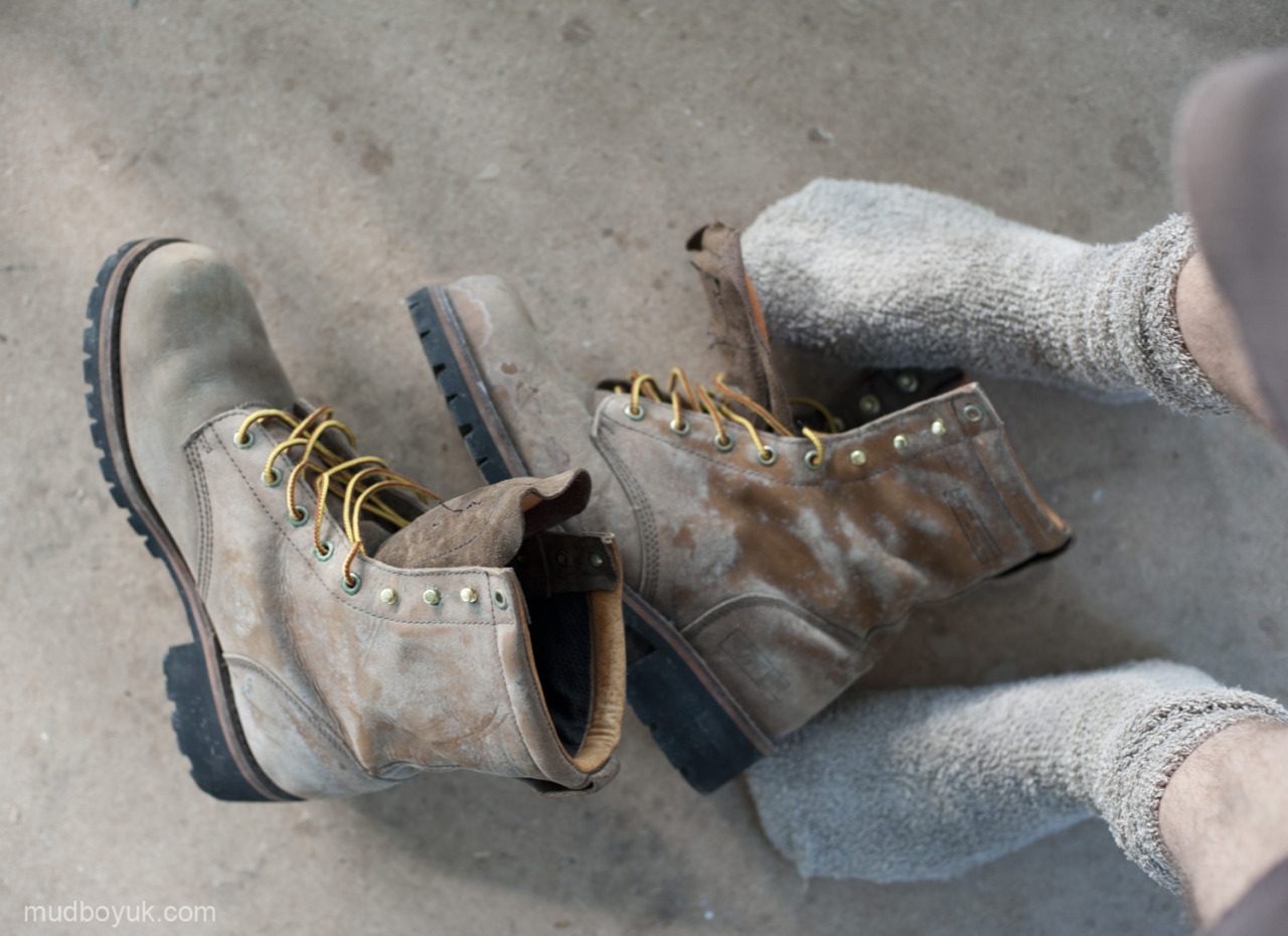 mudboyuk:  dirty work boots