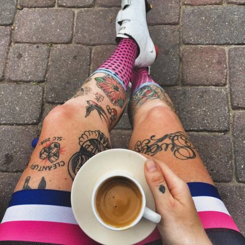 goldenbough: Saturday mornings: Local club ride + 2 shots of espresso #coffedoping #allpinkerrthang