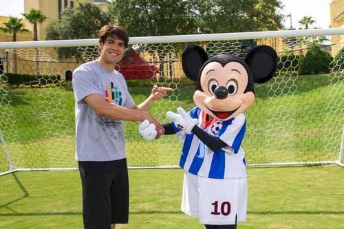 Kaká &amp; Mickey Mouse, Xabi &amp; the Calleti twins