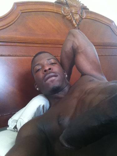 baitthestr8:  Damn!! He looks just like a guy dealt withâ€¦. Submitted to me