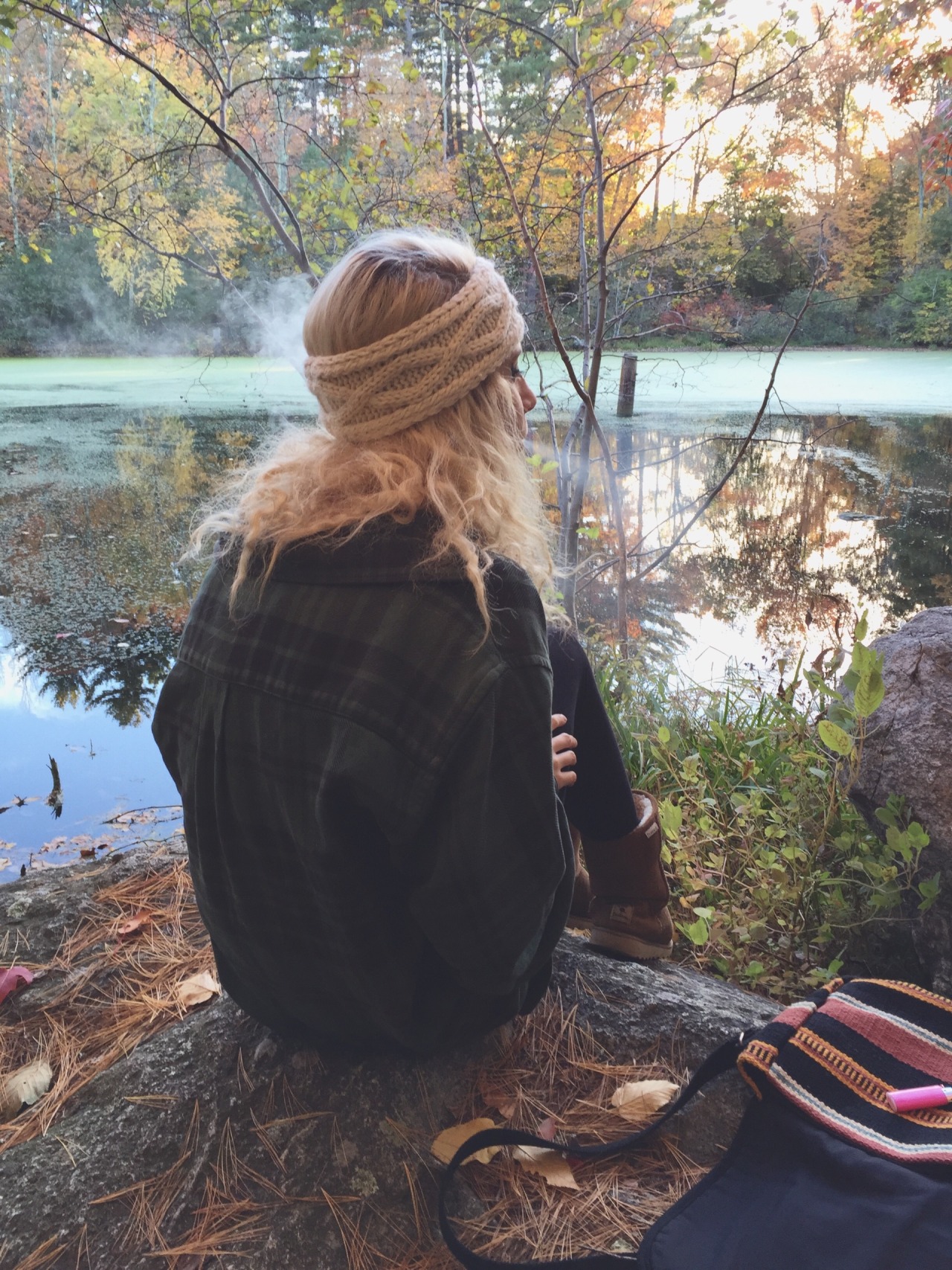 shay-gnar:  Connor took some pretty photos of me today at the pond hehe 😊💕