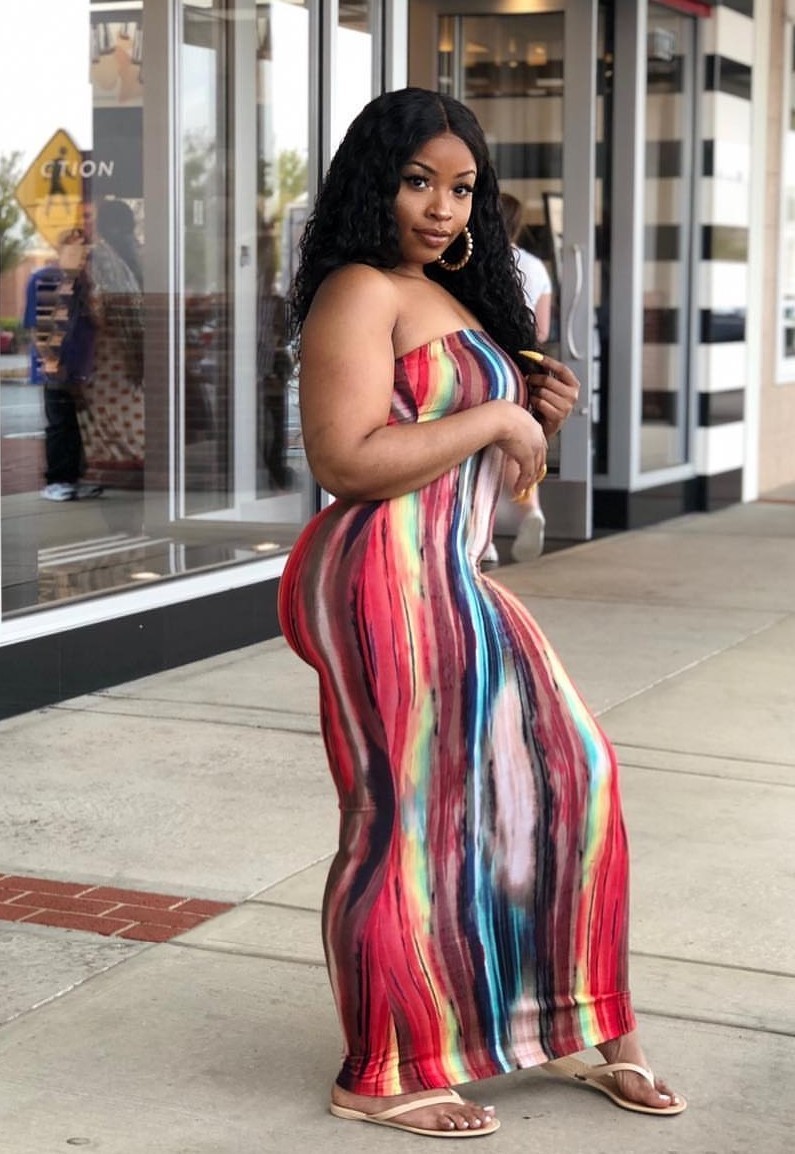 thicksexyasswomen:  ownerconfidence82:  kingjazziedad:  DeliciouslySexy. Curvy. BootiDelicious