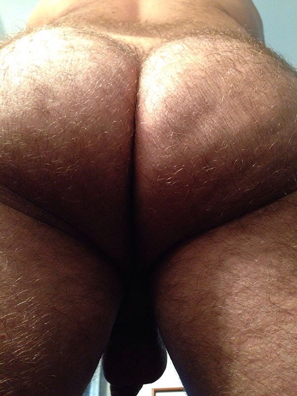 azzplower:  bcnchaser:  Culo http://mob.li/_4SeGI   nice heart shaped ass