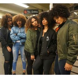 afrodesiacworldwide:  TEAM CURLY BUNCH