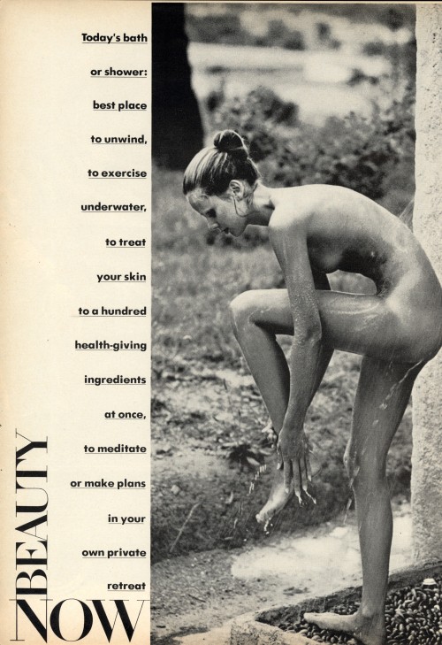 Porn photo makinginfinity:  US Vogue August 1974 by Helmut